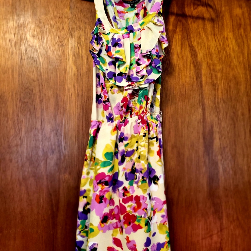 Super cute floral dress